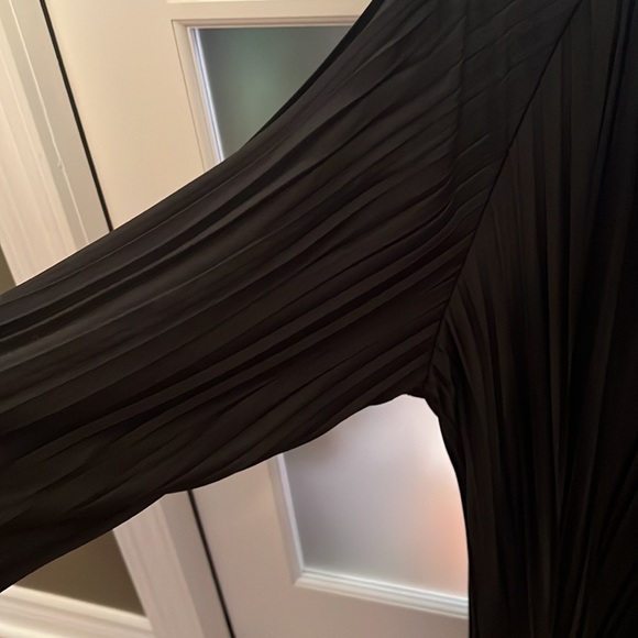 Brand new Zara pleated dress in large - Picture 3 of 3